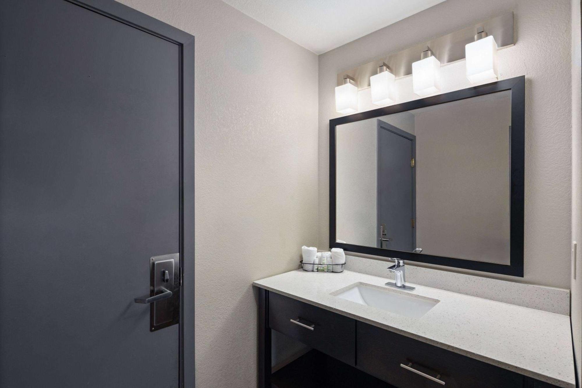 Baymont By Wyndham Moses Lake Exterior foto
