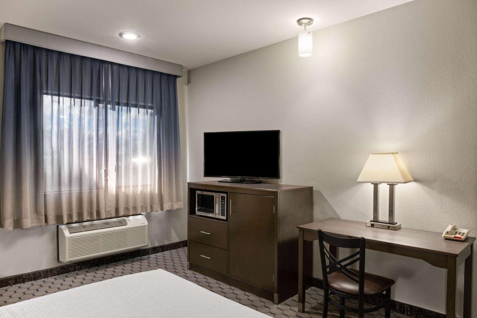 Baymont By Wyndham Moses Lake Exterior foto