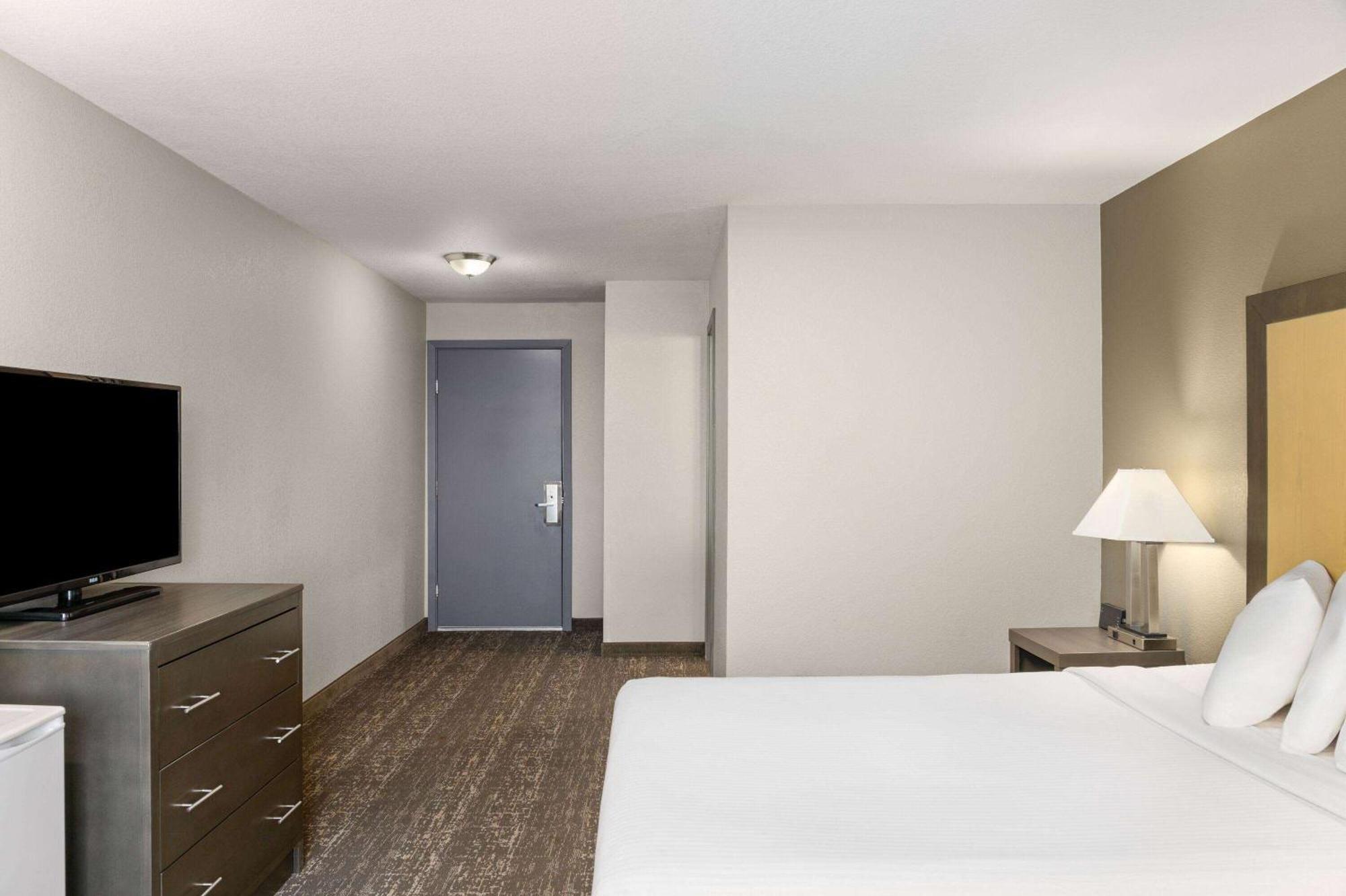 Baymont By Wyndham Moses Lake Exterior foto