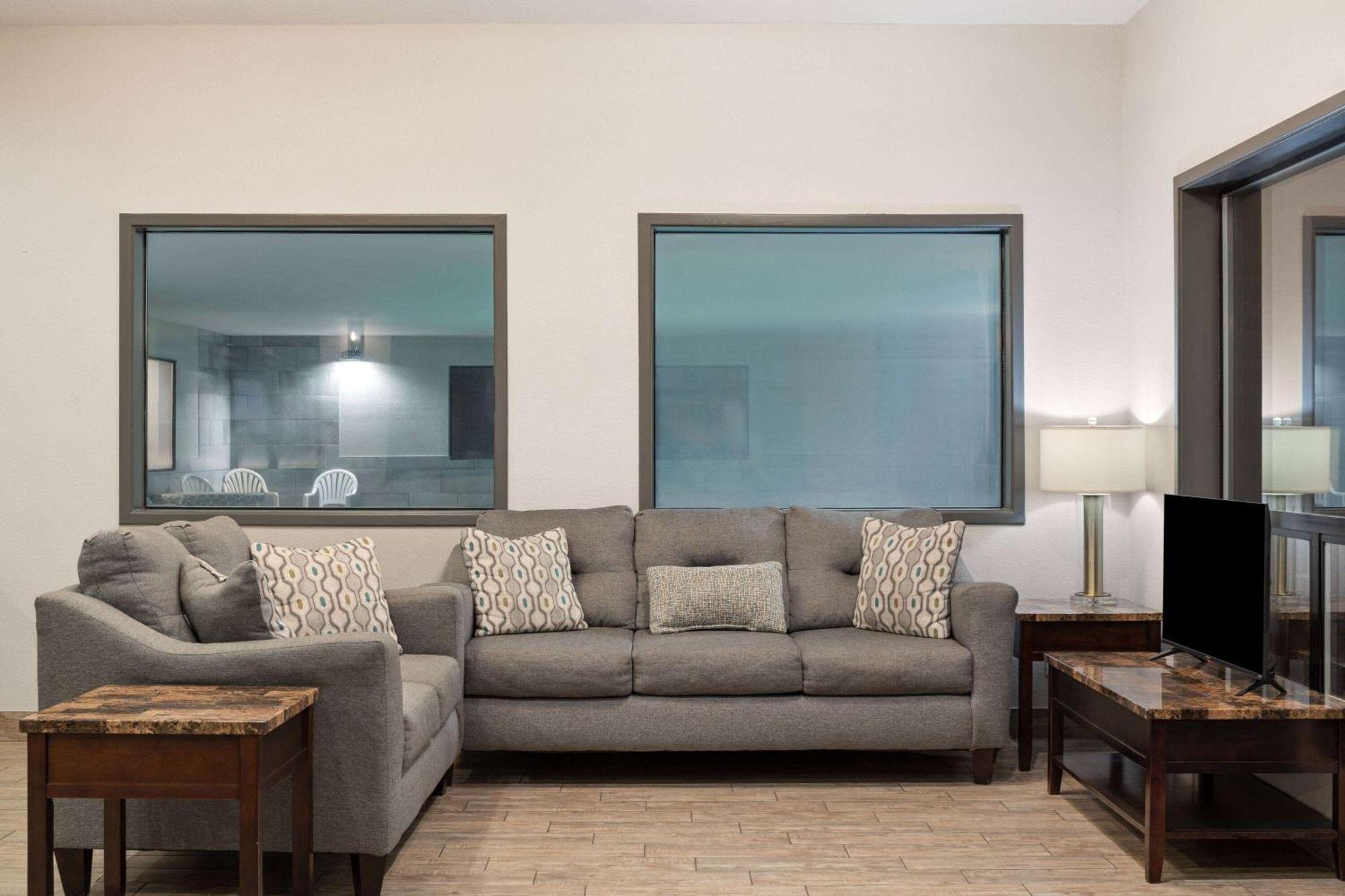 Baymont By Wyndham Moses Lake Exterior foto